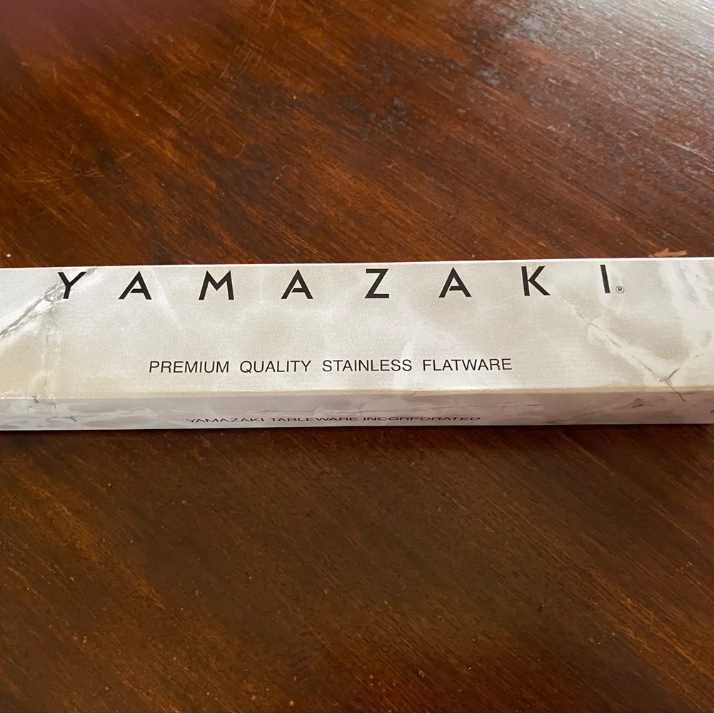 Beautiful Yamazaki Cache Gold Accent NIB 5 PC Place Setting